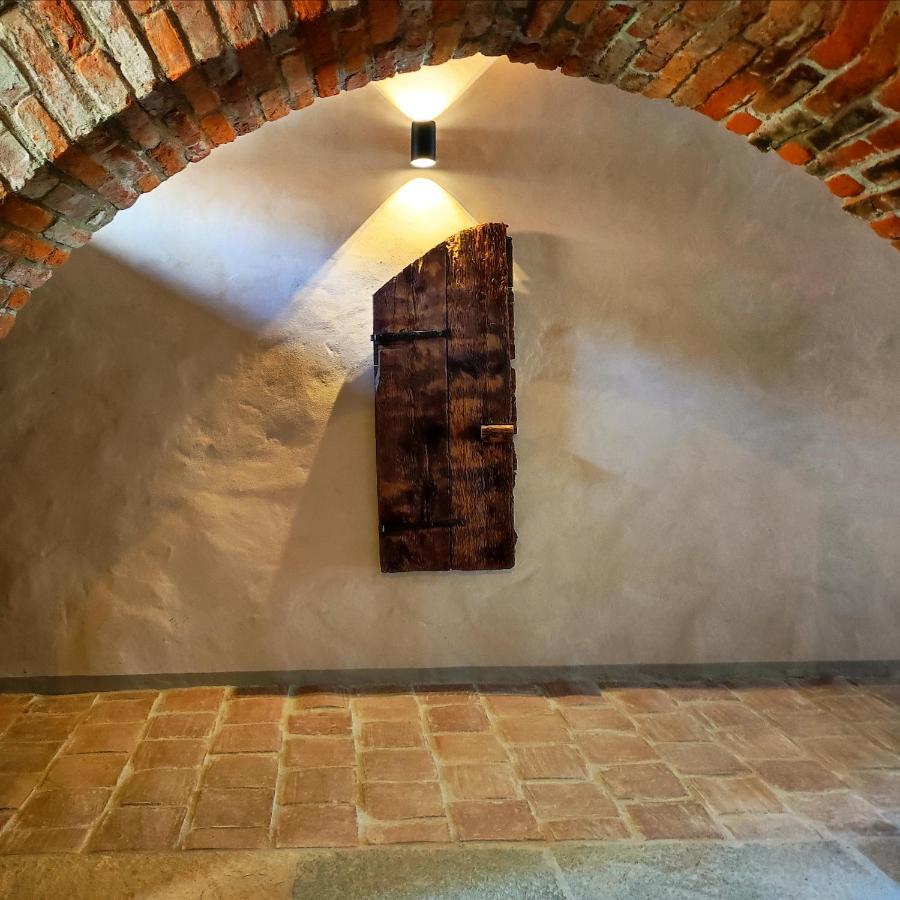 Domus Acaja Apartment Pinerolo Bagian luar foto