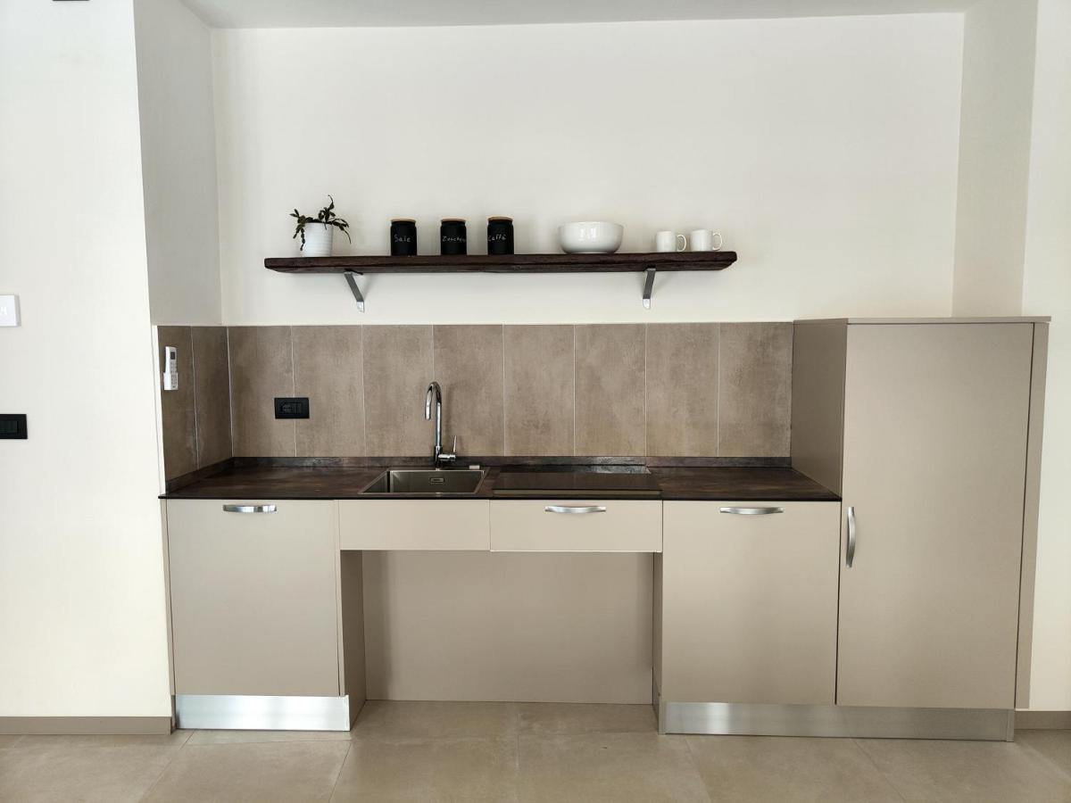 Domus Acaja Apartment Pinerolo Bagian luar foto