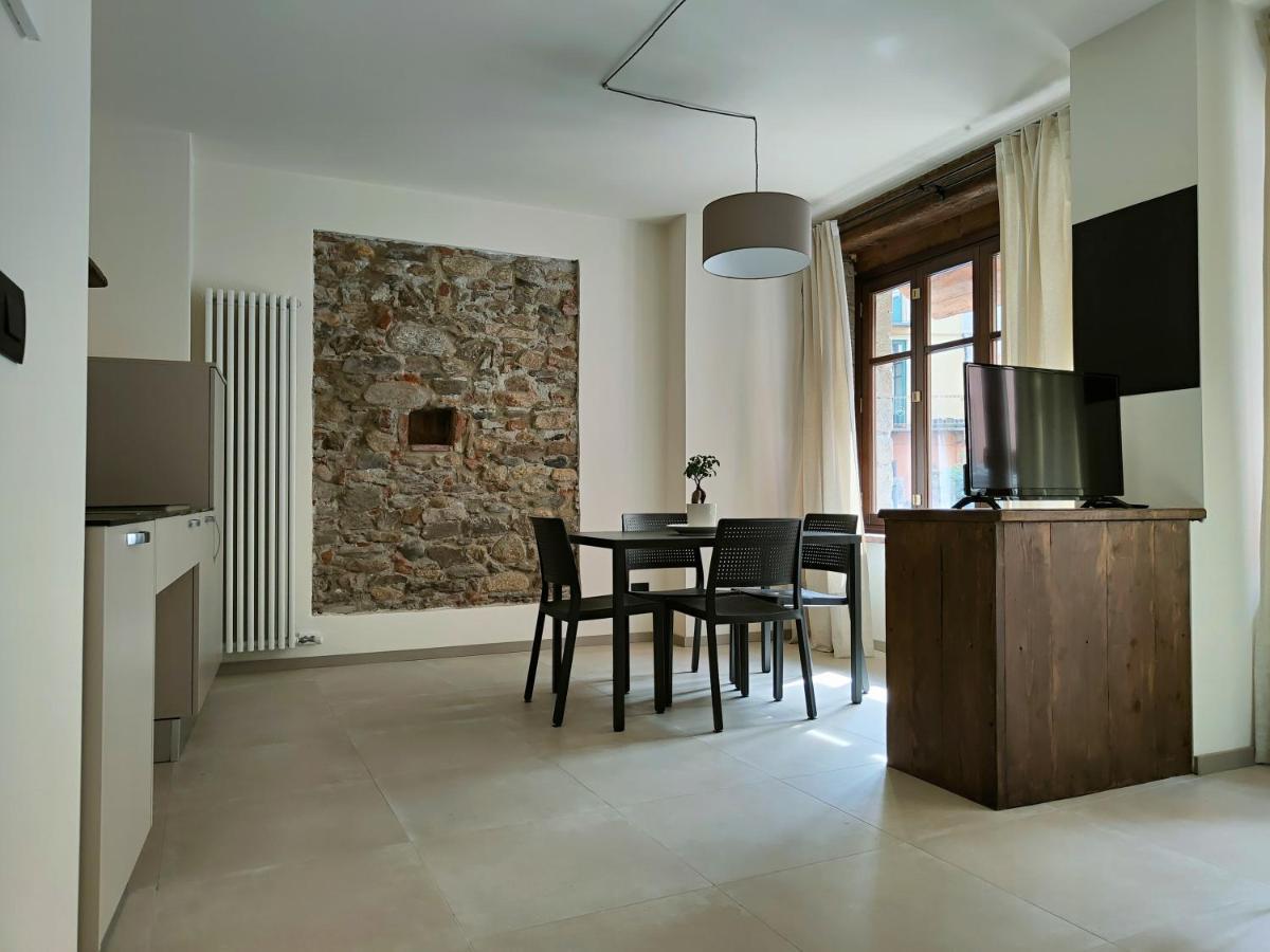 Domus Acaja Apartment Pinerolo Bagian luar foto