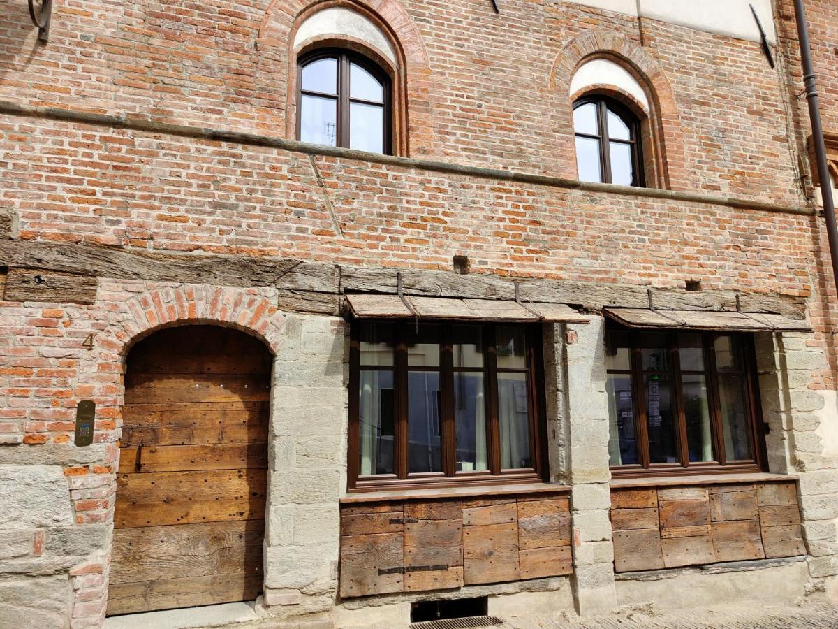 Domus Acaja Apartment Pinerolo Bagian luar foto