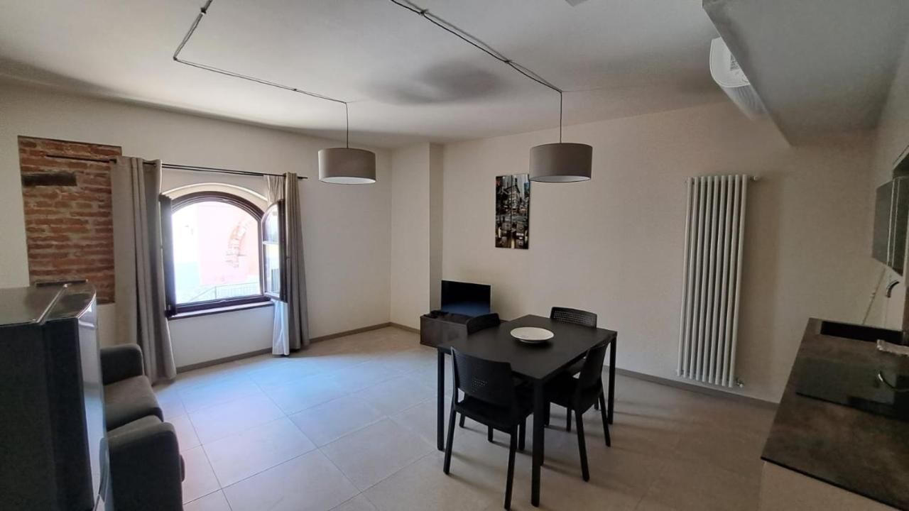 Domus Acaja Apartment Pinerolo Bagian luar foto