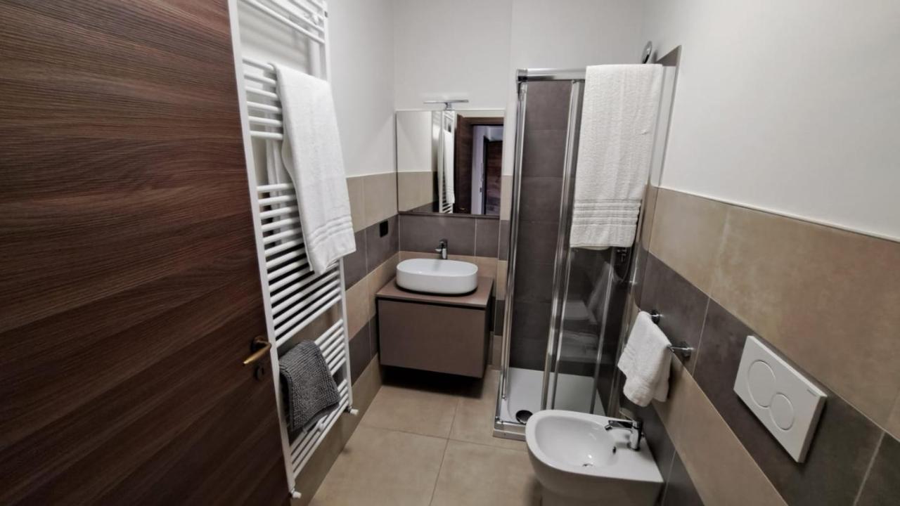 Domus Acaja Apartment Pinerolo Bagian luar foto