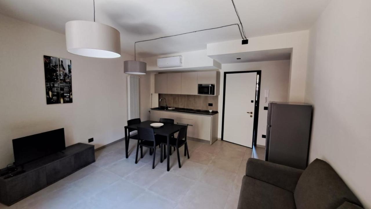 Domus Acaja Apartment Pinerolo Bagian luar foto